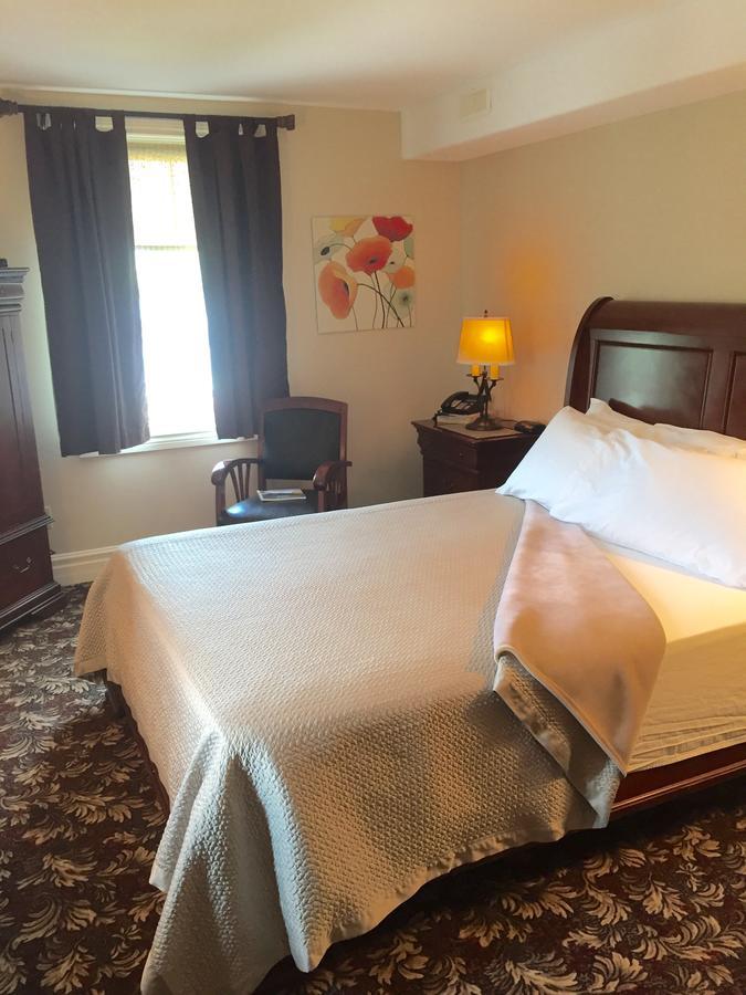 The Queen'S Inn Picton Extérieur photo